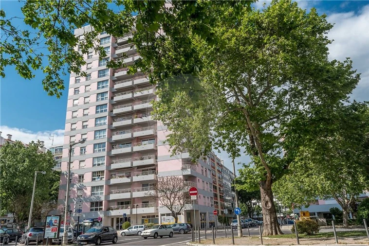 Apartamento T2 para Arrendamento em Benfica Foto 10