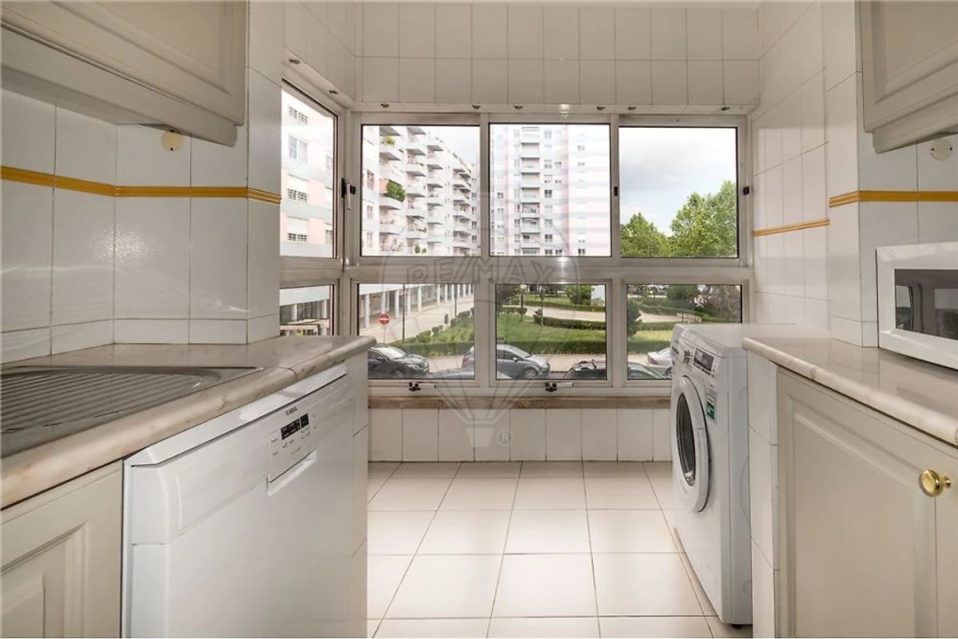 Apartamento T2 para Arrendamento em Benfica Foto 15