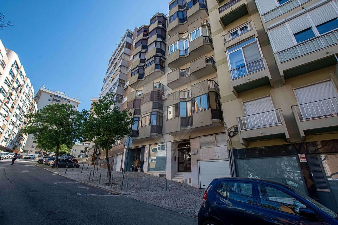 Apartamento T2 para Venda em São Domingos de Benfica Foto 18