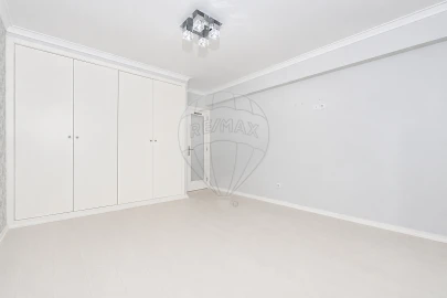 Apartamento T2 para Venda em São Domingos de Benfica
