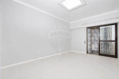 Apartamento T2 para Venda em São Domingos de Benfica