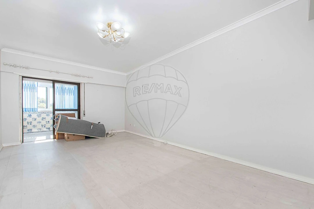 Apartamento T2 para Venda em São Domingos de Benfica Foto 24