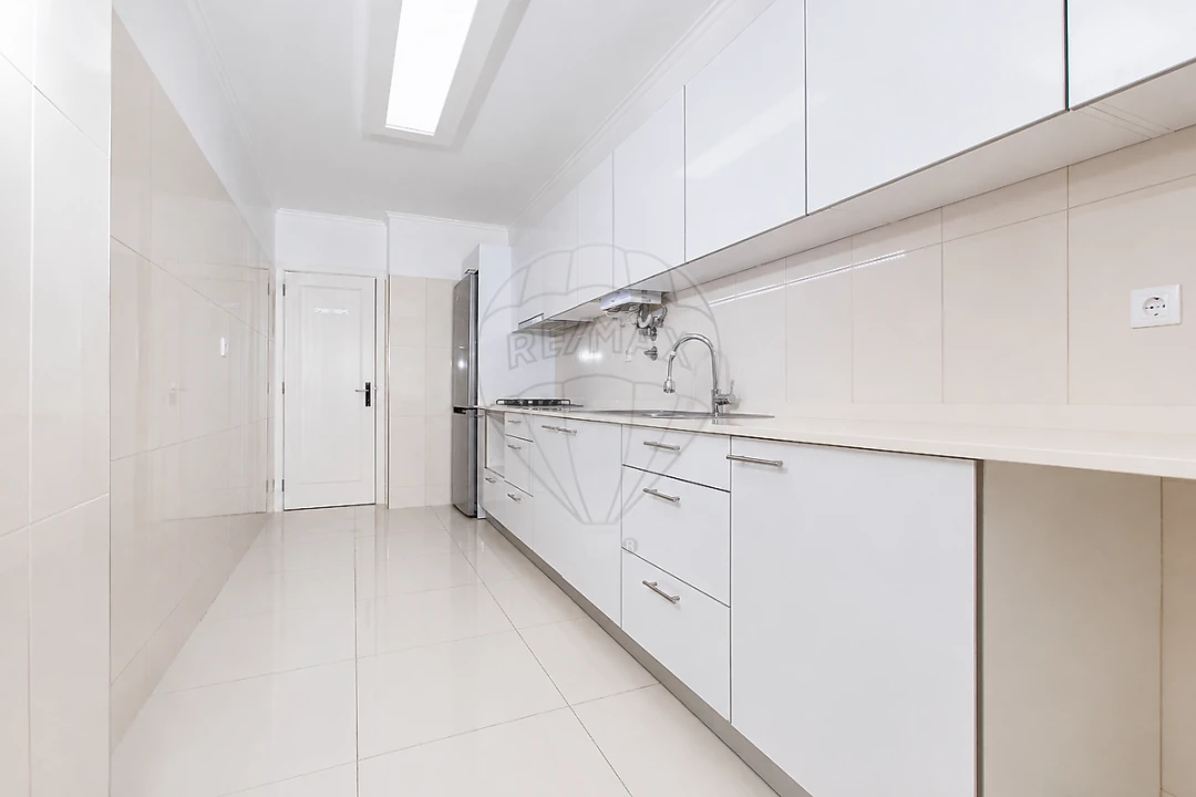 Apartamento T2 para Venda em São Domingos de Benfica Foto 13