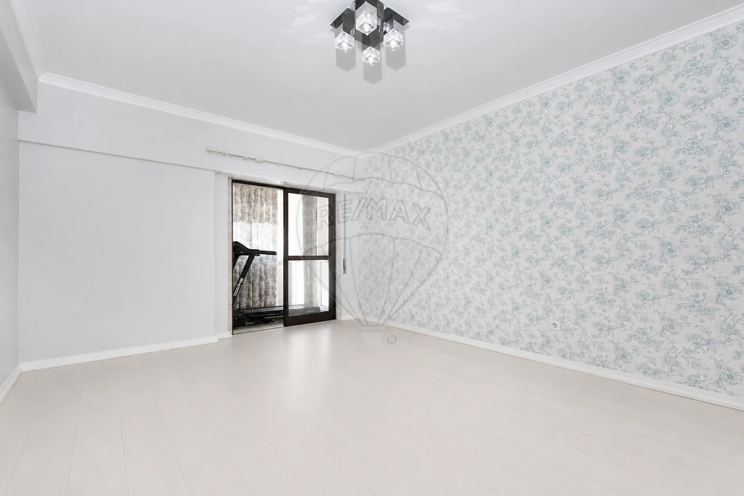 Apartamento T2 para Venda em São Domingos de Benfica Foto 7