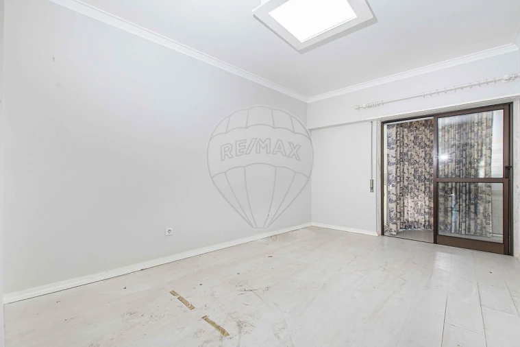 Apartamento T2 para Venda em São Domingos de Benfica Foto 17
