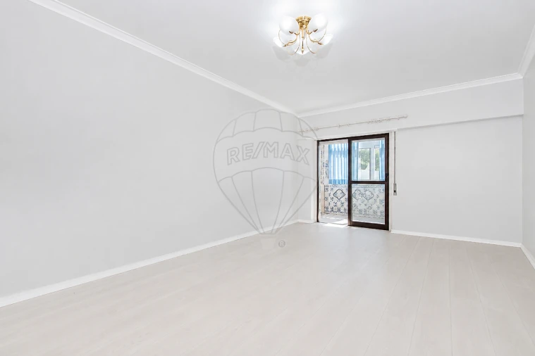 Apartamento T2 para Venda em São Domingos de Benfica Foto 9