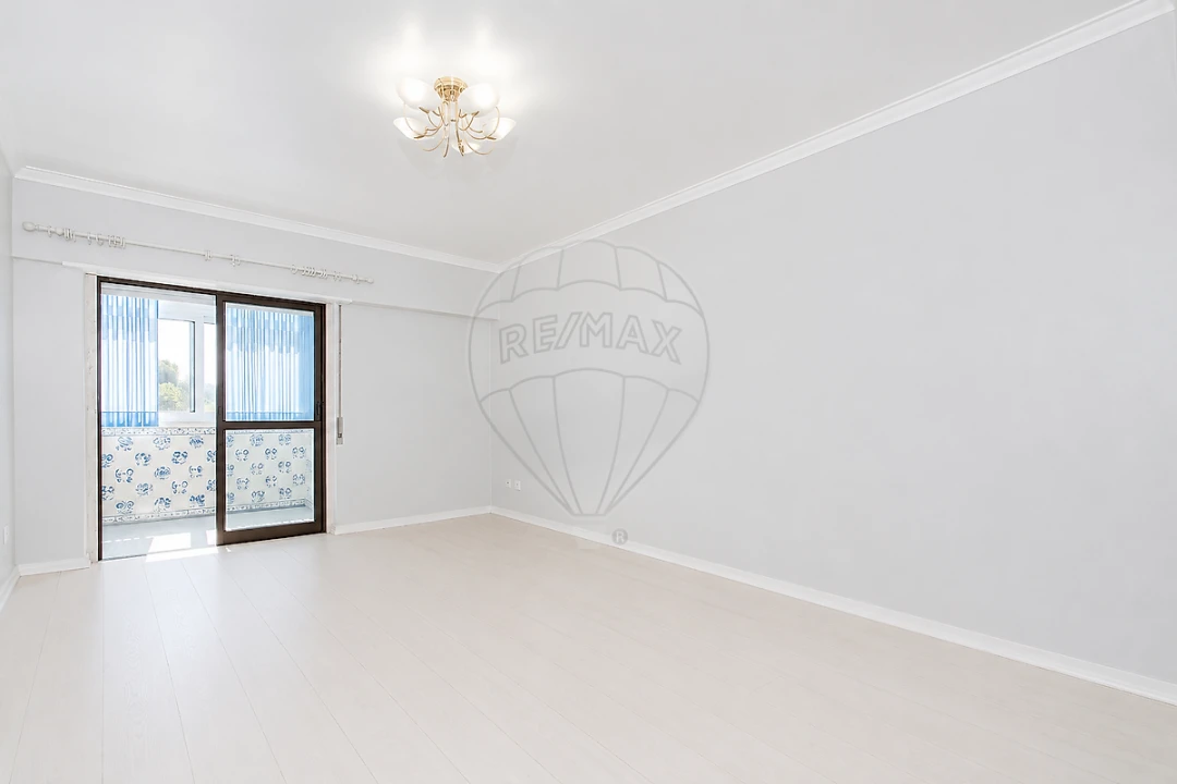 Apartamento T2 para Venda em São Domingos de Benfica Foto 8