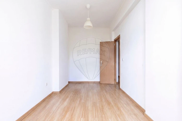 Apartamento T3 para Venda em Rio de Mouro Foto 8
