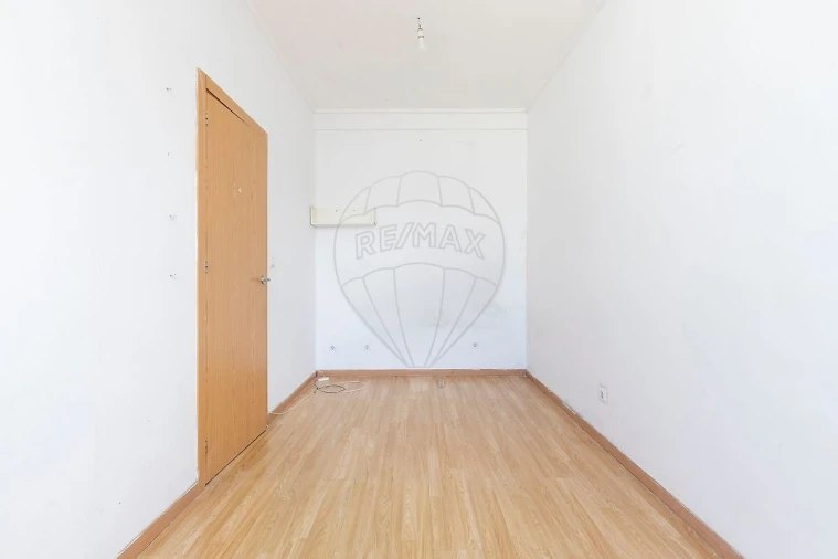 Apartamento T3 para Venda em Rio de Mouro Foto 16