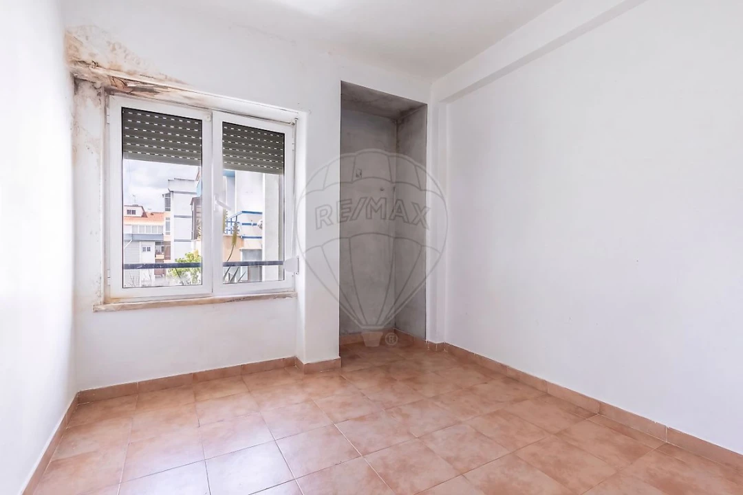 Apartamento T3 para Venda em Rio de Mouro Foto 17