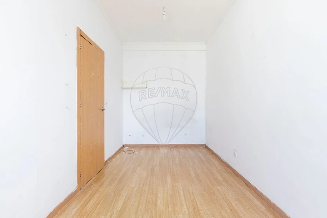 Apartamento T3 para Venda em Rio de Mouro Foto 16