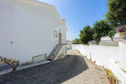 Moradia T2 para Venda em Santo Quintino