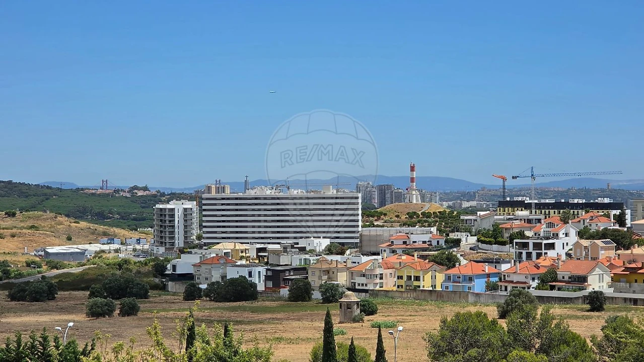 Apartamento T2 para Arrendamento em Carnaxide e Queijas Foto 18