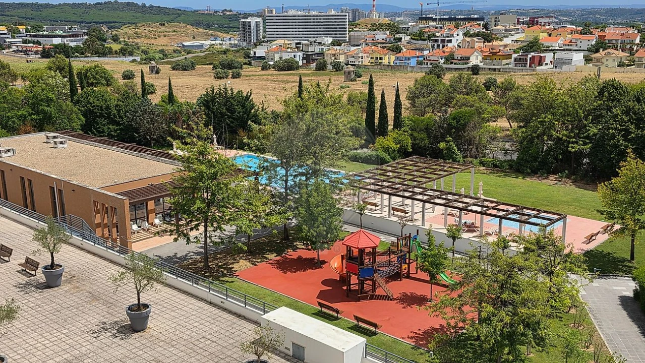 Apartamento T2 para Arrendamento em Carnaxide e Queijas Foto 33