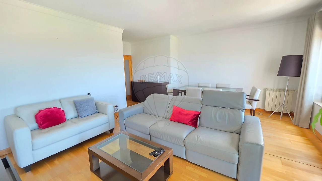 Apartamento T2 para Arrendamento em Carnaxide e Queijas Foto 16