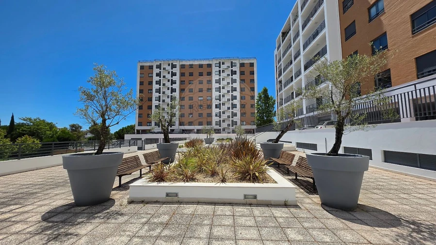 Apartamento T2 para Arrendamento em Carnaxide e Queijas Foto 11