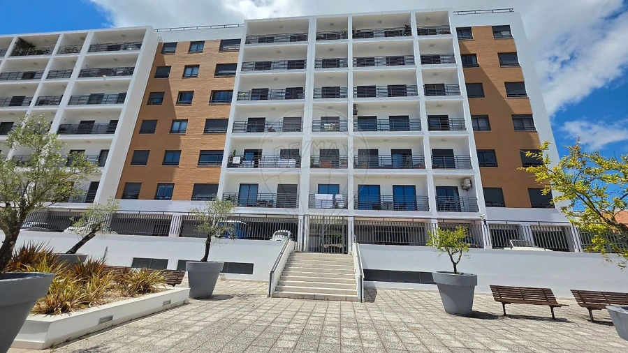 Apartamento T2 para Arrendamento em Carnaxide e Queijas Foto 10