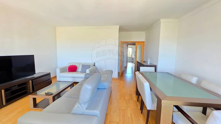 Apartamento T2 para Arrendamento em Carnaxide e Queijas Foto 25