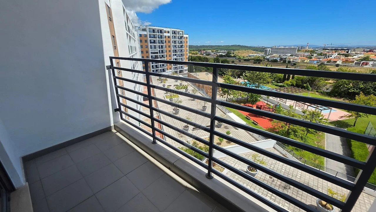 Apartamento T2 para Arrendamento em Carnaxide e Queijas Foto 17