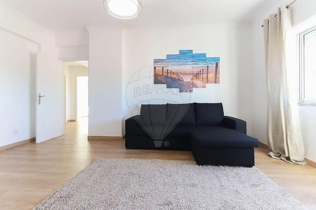 Apartamento T2 para Arrendamento em Queluz e Belas Foto 10