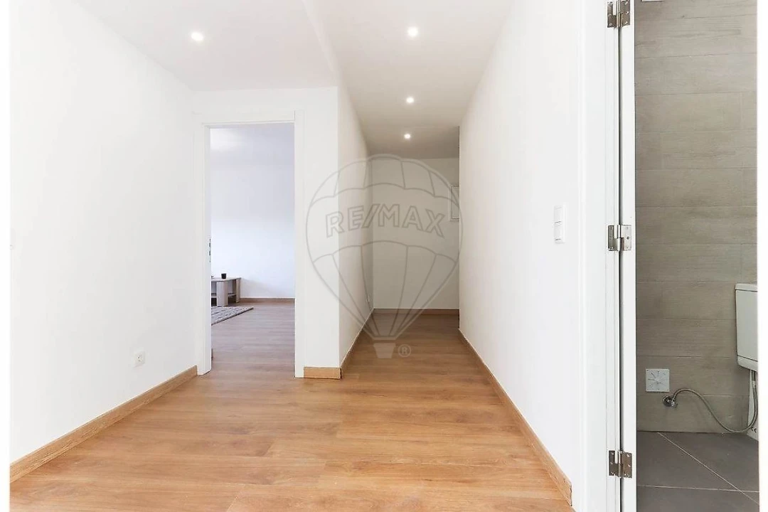 Apartamento T2 para Arrendamento em Queluz e Belas Foto 6