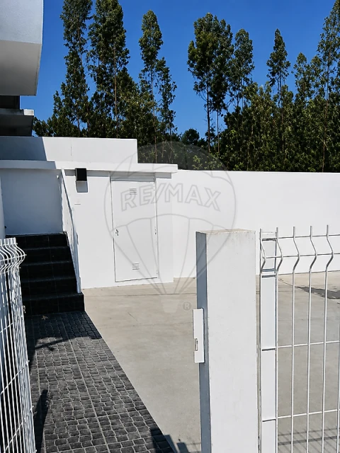 Moradia T2 para Venda em Vila de Cucujães