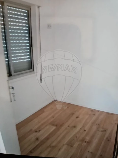 Moradia T2 para Venda em Vila de Cucujães