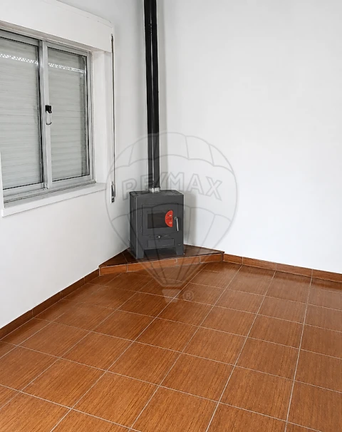 Moradia T2 para Venda em Vila de Cucujães