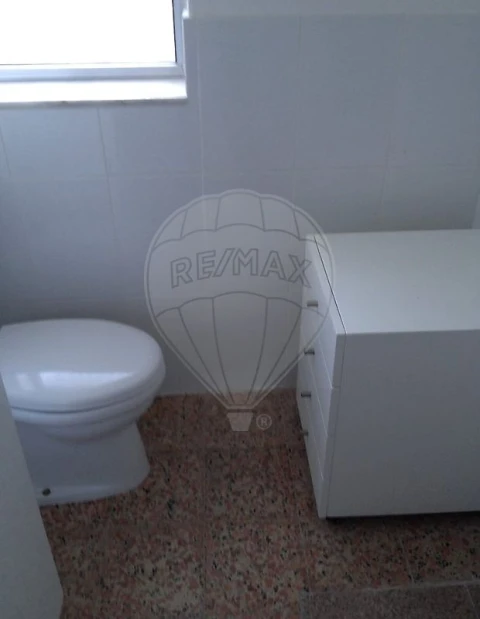 Moradia T2 para Venda em Vila de Cucujães