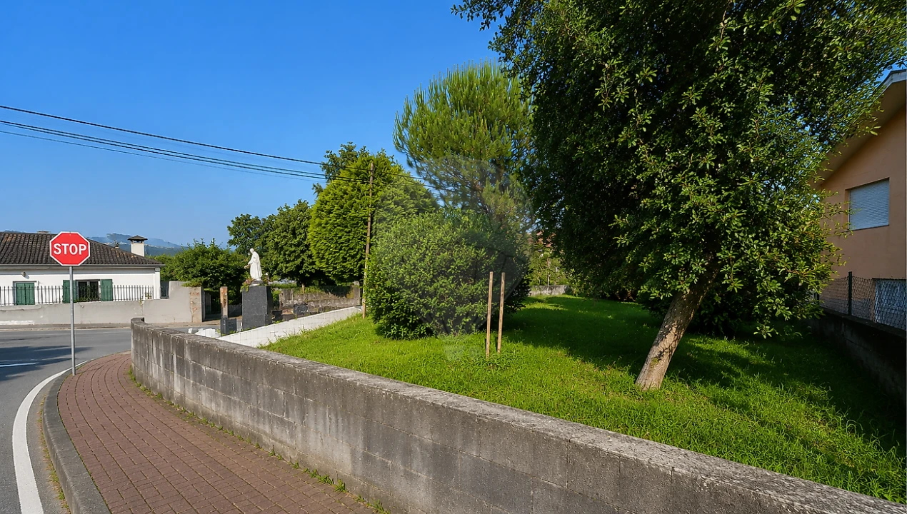 Terreno para Venda em Fiães Foto 2