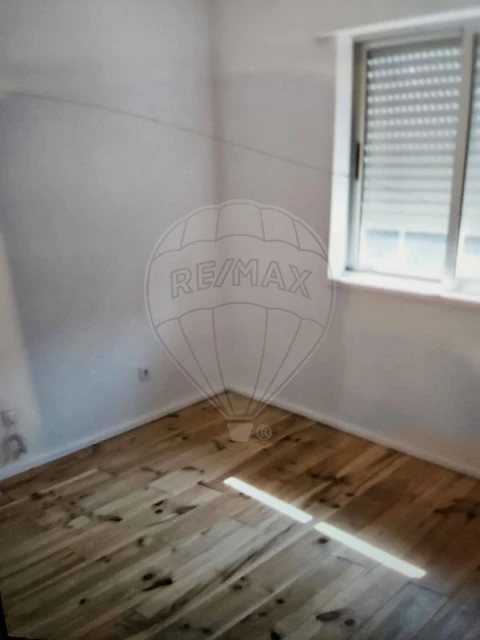 Moradia T2 para Venda em Vila de Cucujães