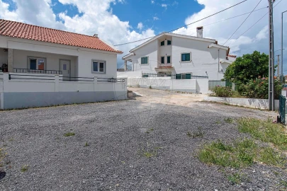 Moradia T2 para Arrendamento em Carregado e Cadafais
