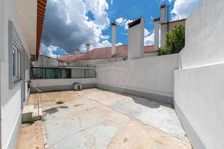 Moradia T2 para Arrendamento em Carregado e Cadafais Foto 16