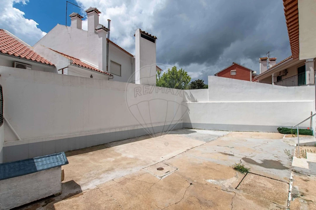 Moradia T2 para Arrendamento em Carregado e Cadafais Foto 6