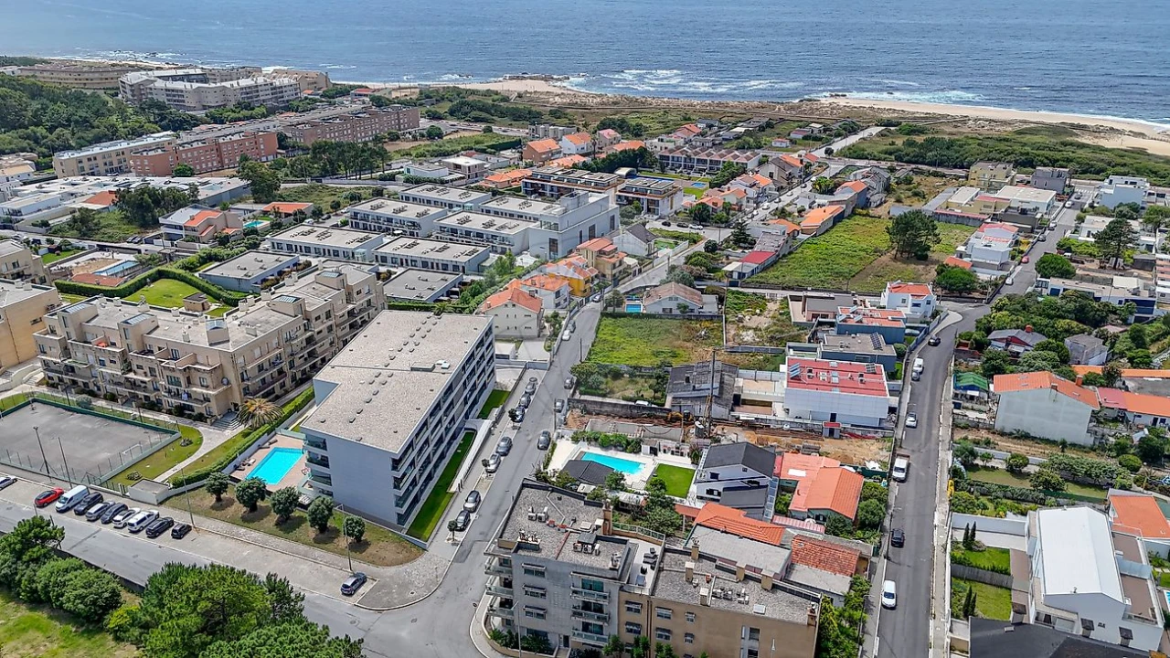 Apartamento T1 para Arrendamento em Madalena Foto 4