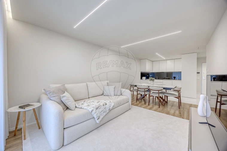 Apartamento T1 para Arrendamento em Madalena Foto 10