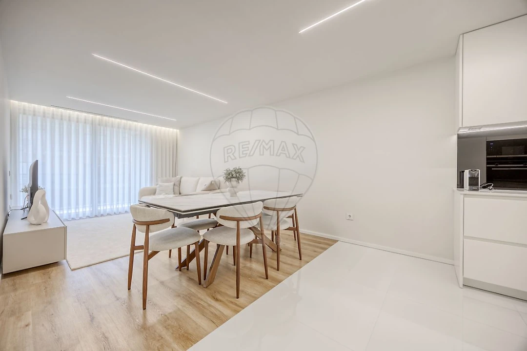 Apartamento T1 para Arrendamento em Madalena Foto 6