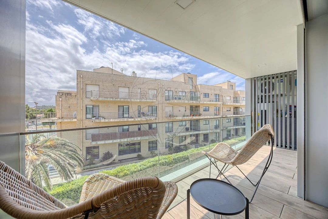 Apartamento T1 para Arrendamento em Madalena Foto 17