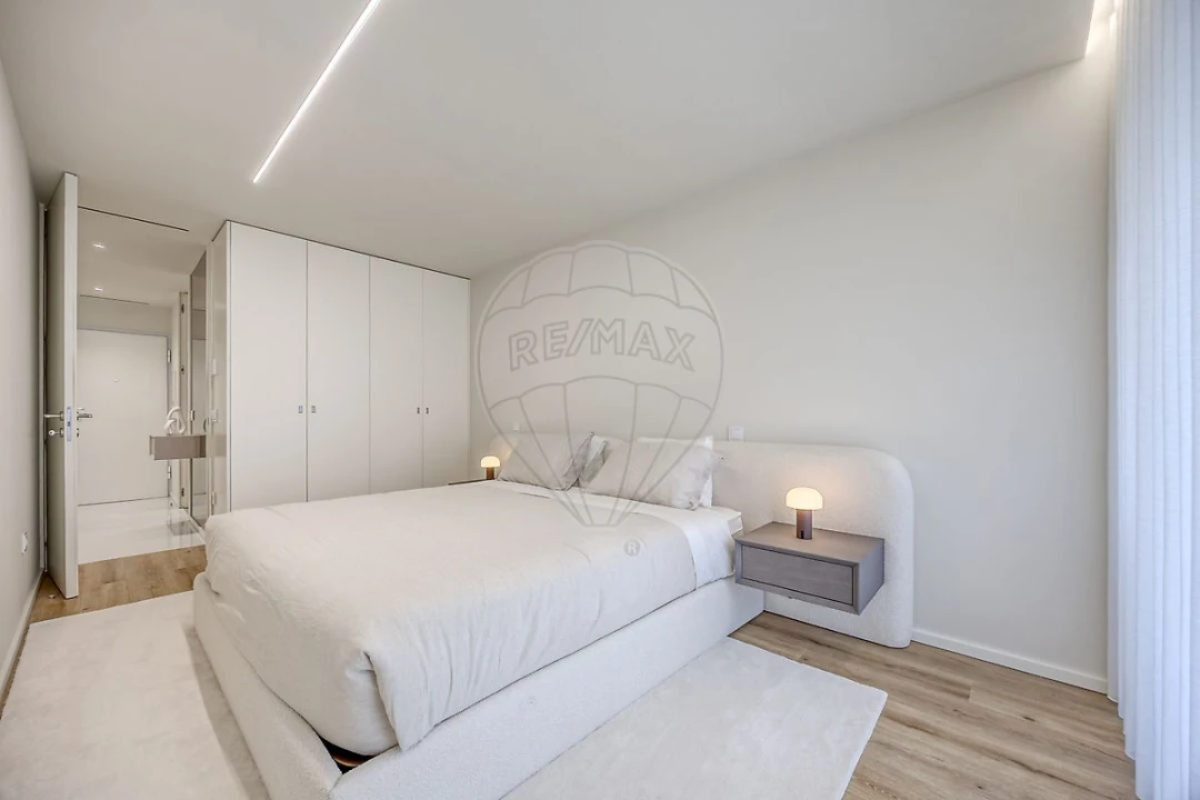 Apartamento T1 para Arrendamento em Madalena Foto 16