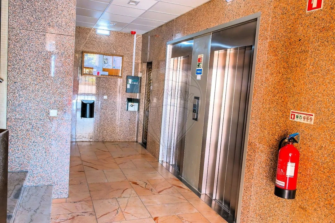Apartamento T2 para Venda em Braga (Maximinos, Sé e Cividade) Foto 2