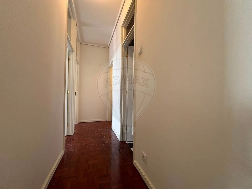 Apartamento T3 para Arrendamento em Ramalde Foto 14