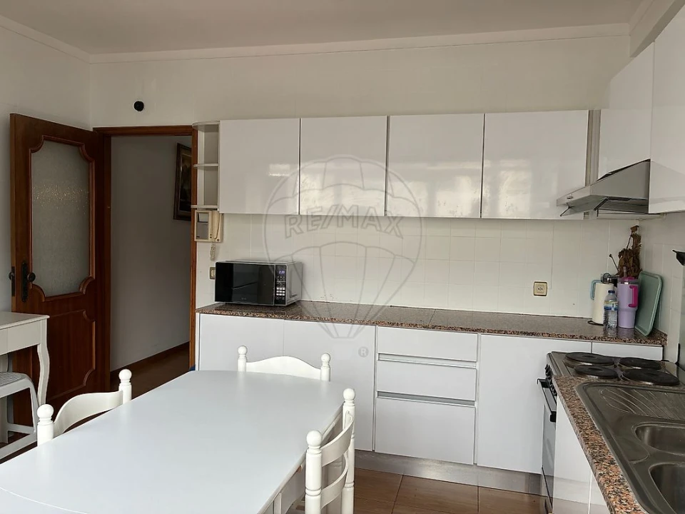 Apartamento T3 para Arrendamento em Espinho Foto 2