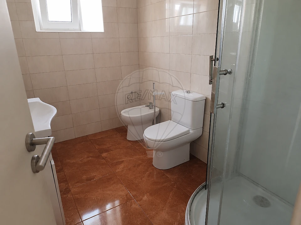 Moradia T4 para Venda em Loures Foto 6