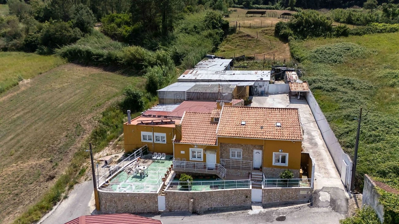 Moradia T7 para Venda em Vimeiro Foto 47