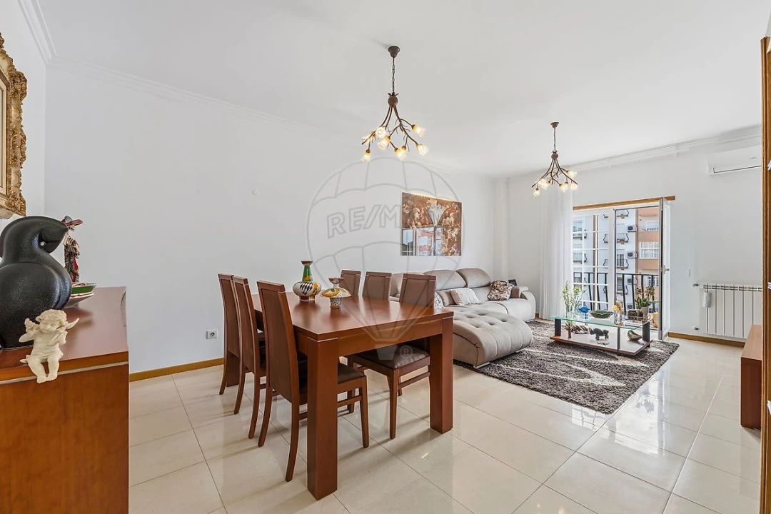Apartamento T2 para Venda em Amora Foto 17
