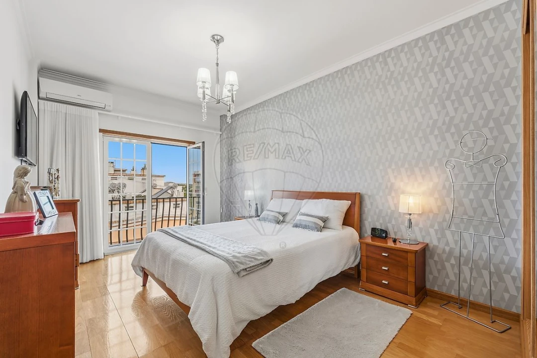 Apartamento T2 para Venda em Amora Foto 9