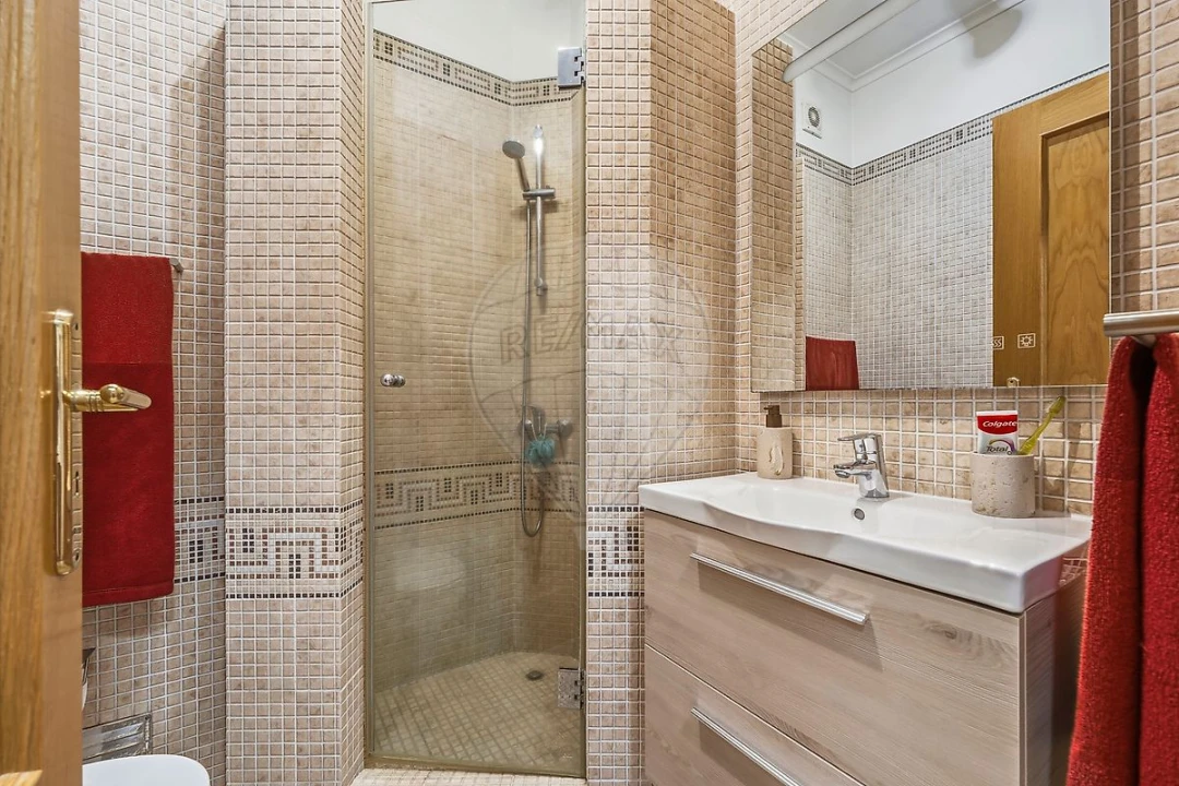 Apartamento T2 para Venda em Amora Foto 3