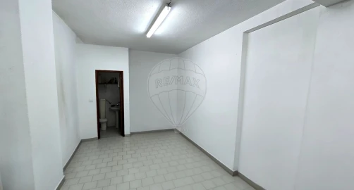 Garagem para Venda em Rio de Mouro