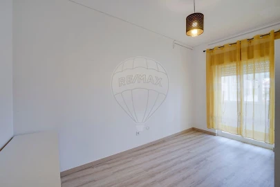 Apartamento T2 para Venda em Castanheira do Ribatejo e Cachoeiras