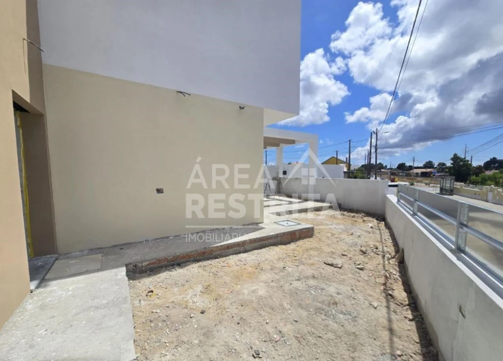 Moradia T4 para Venda em Fernao Ferro Foto 10